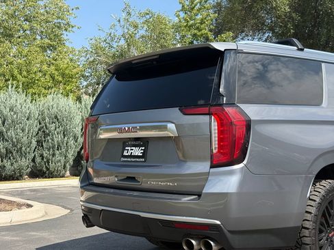 Used 2021 GMC Yukon XL Denali w/ Denali Premium Package AWD/4WD image 15