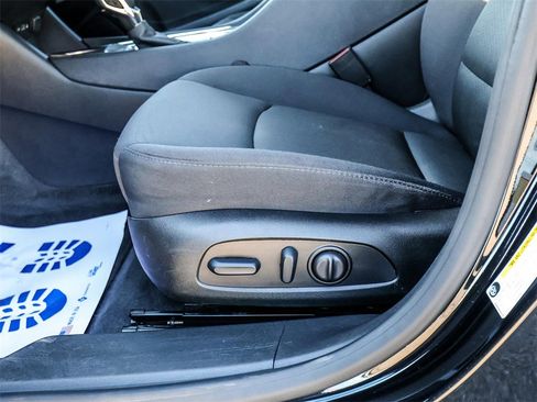 Used 2024 Chevrolet Malibu LT image 25