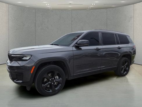 Used 2023 Jeep Grand Cherokee L Laredo RWD image 10