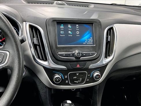 Used 2018 Chevrolet Equinox LS image 4