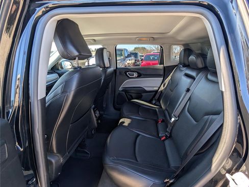 Used 2022 Jeep Compass Limited w/ Sun and Sound Group image 13