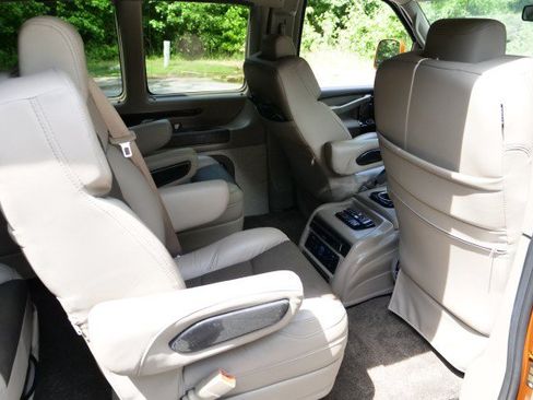 Used 2025 GMC Savana 2500 Extended w/ Driver Convenience Package RWD image 34