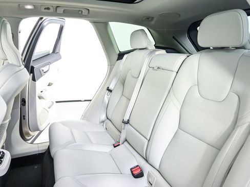 Certified 2024 Volvo XC60 B5 Ultimate AWD/4WD image 23