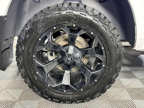 Used 2019 RAM 1500 Classic SLT image 31