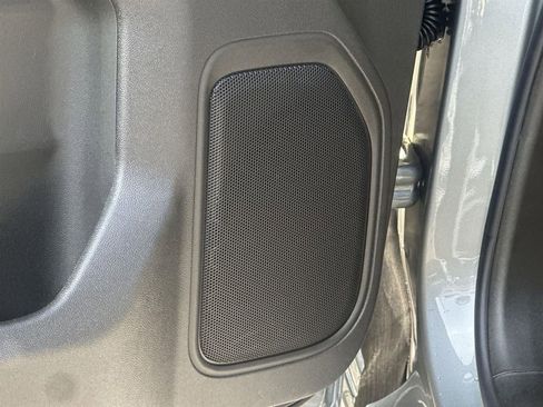 Used 2024 Chevrolet Silverado 2500 Custom w/ Custom Value Package image 16