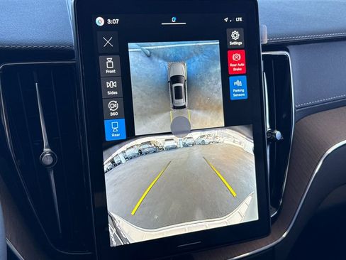 New 2026 Volvo XC60 B5 Ultra w/ Climate Package PRO image 19