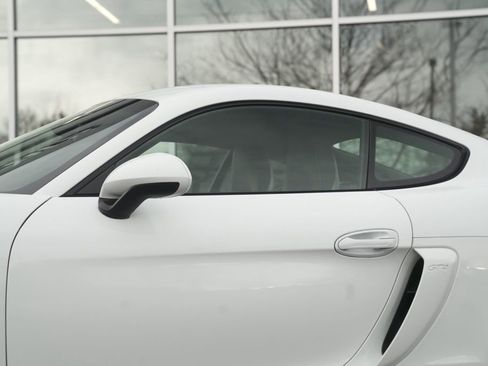 Used 2016 Porsche Cayman GT4 image 9