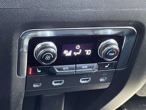 Used 2023 GMC Yukon Denali Ultimate AWD/4WD image 25