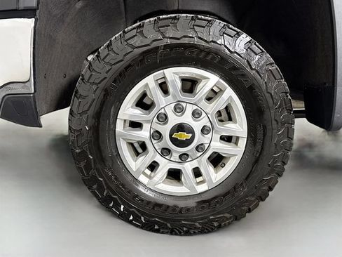 Used 2024 Chevrolet Silverado 2500 LT w/ Convenience Package AWD/4WD image 29