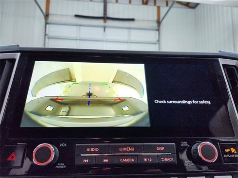 Used 2025 Nissan Frontier SV w/ SV Convenience Package image 28