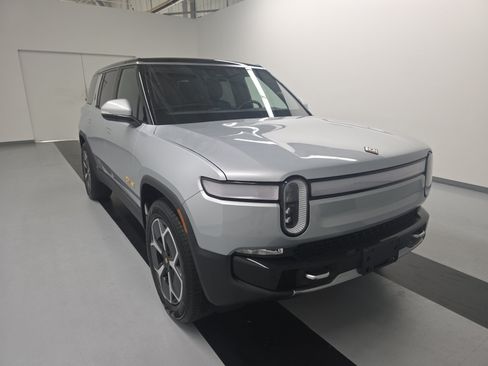Used 2024 Rivian R1S Adventure Quad AWD/4WD image 7