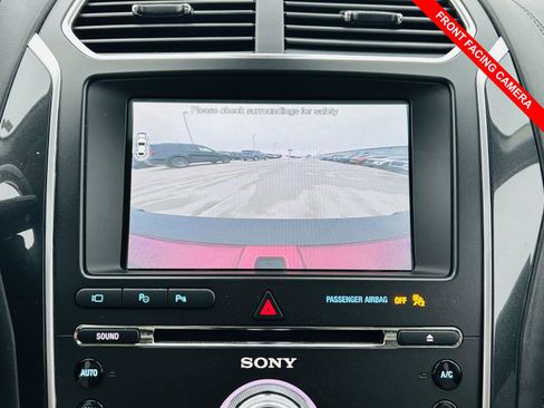 Used 2017 Ford Explorer Platinum image 11