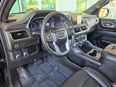 Certified 2024 GMC Yukon XL SLT w/ SLT Luxury Package AWD/4WD image 11