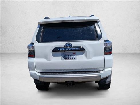 Used 2021 Toyota 4Runner TRD Off-Road Premium w/ Moonroof Package AWD/4WD image 7