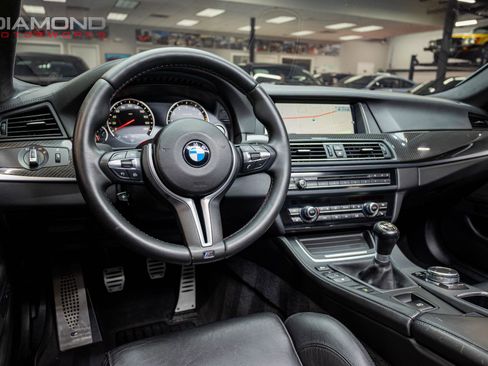Used 2015 BMW M5 image 13