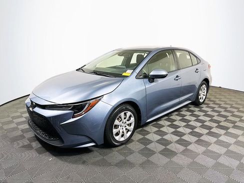 Used 2021 Toyota Corolla LE w/ Carpet Mat Package (TMS) image 4