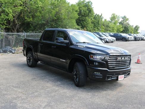 New 2026 RAM 1500 Laramie AWD/4WD image 7
