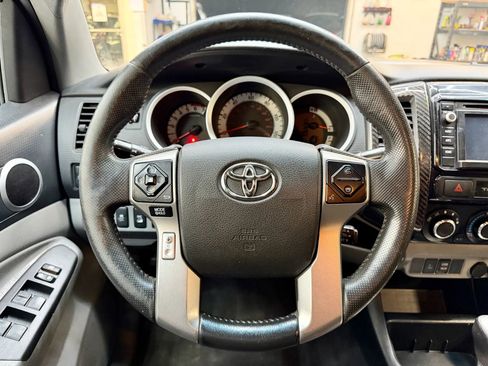 Used 2015 Toyota Tacoma Pickup 4D 5 ft image 13