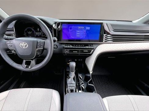 Used 2026 Toyota Camry XLE image 7