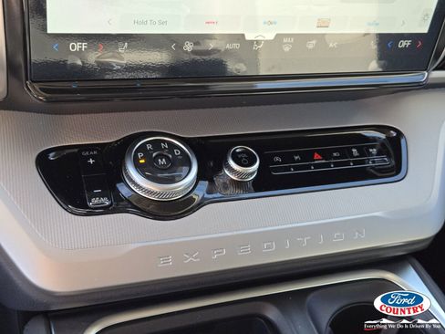 New 2026 Ford Expedition Active image 14