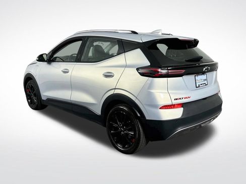 Used 2023 Chevrolet Bolt EUV LT w/ Convenience Package FWD image 6
