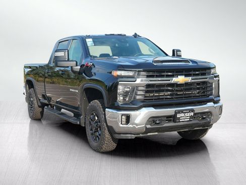 Used 2024 Chevrolet Silverado 3500 LT w/ Convenience Package AWD/4WD image 7