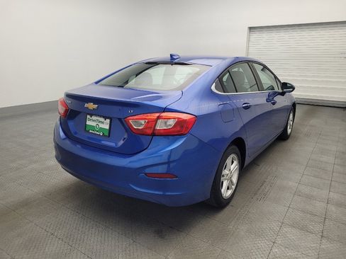 Used 2017 Chevrolet Cruze LT w/ Convenience Package image 9