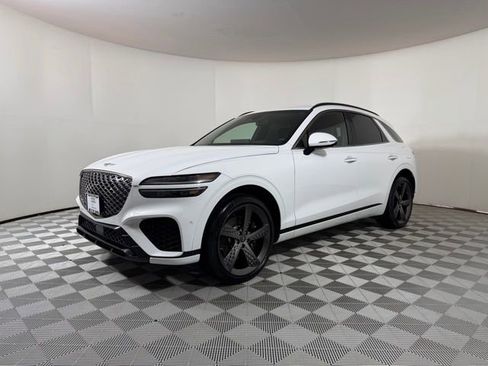 Used 2024 Genesis GV70 3.5T Sport w/ Sport Prestige Package image 3