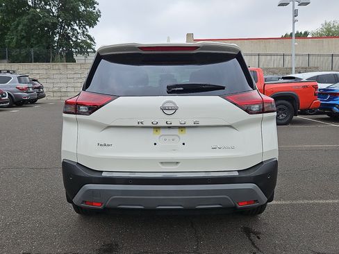 Certified 2023 Nissan Rogue SV w/ SV Premium B Package AWD/4WD image 5