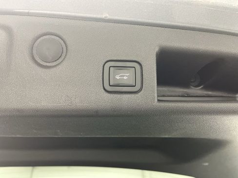 Certified 2024 Chevrolet Equinox Premier image 34