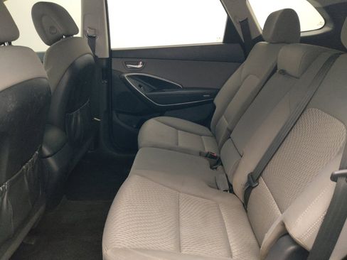 Used 2019 Hyundai Santa Fe XL SE FWD image 18