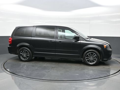 Used 2017 Dodge Grand Caravan GT FWD image 7