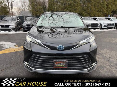 Used 2021 Toyota Sienna XLE image 4