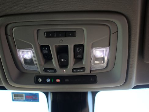 Used 2022 GMC Sierra 1500 Denali w/ Denali Reserve Package image 32