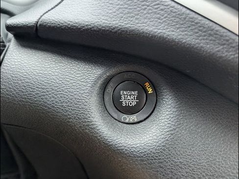 Used 2017 Jeep Cherokee Trailhawk image 16