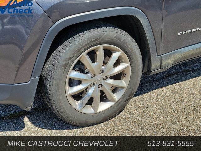 Used 2017 Jeep Cherokee Limited w/ Trailer Tow Group AWD/4WD image 9