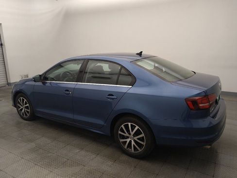 Used 2017 Volkswagen Jetta SE FWD image 3