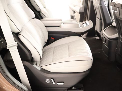 New 2026 Lincoln Navigator Black Label AWD/4WD image 16
