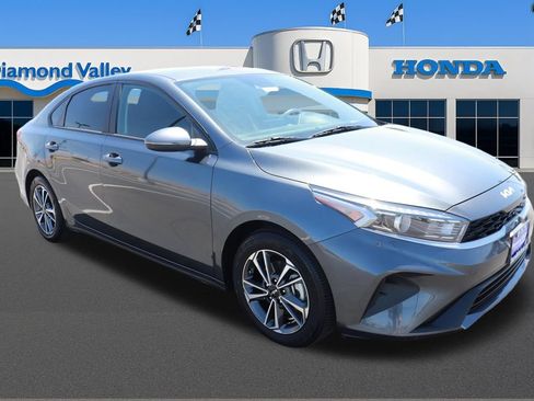Used 2024 Kia Forte LXS w/ LXS Technology Package FWD image 1