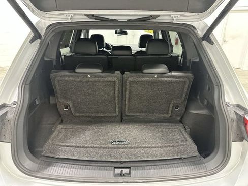 Used 2018 Volkswagen Tiguan SEL w/ R-Line Package FWD image 15