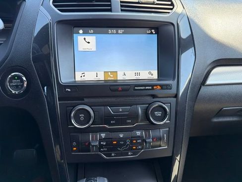 Used 2018 Ford Explorer XLT w/ Equipment Group 202A FWD image 8