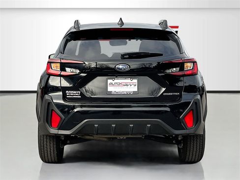 Used 2025 Subaru Crosstrek 2.0i Premium image 6