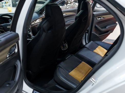 Used 2016 Cadillac CTS V w/ Luxury Package RWD image 40