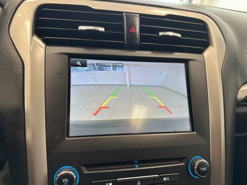 Used 2016 Ford Fusion SE w/ Equipment Group 202A FWD image 21