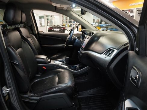 Used 2019 Dodge Journey GT image 34