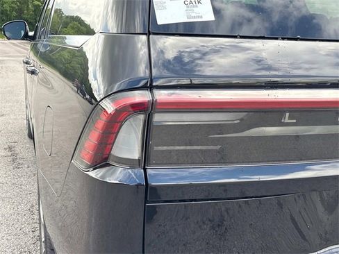 New 2025 Lincoln Navigator L Reserve image 12