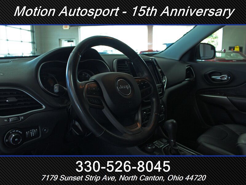 Used 2019 Jeep Cherokee Limited AWD/4WD image 12
