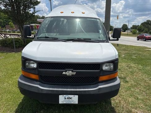 Used 2005 Chevrolet Express 3500 RWD image 2