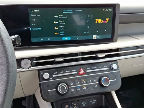 Used 2025 Hyundai Tucson SE image 20