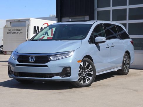 Used 2025 Honda Odyssey Elite image 3